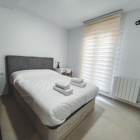 Casa San Juan - Habitaciones Privadas Logroño Esterno foto