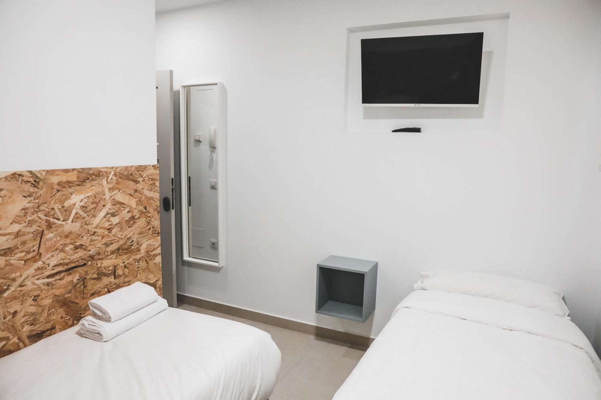 Casa San Juan - Habitaciones Privadas Logroño Esterno foto